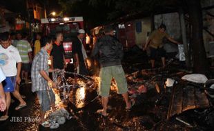 KEBAKARAN: Kerugian Kebakaran di Belakang Masjid Agung Solo Ditaksir Puluhan Juta Rupiah