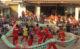 ATRAKSI LIONG BARONGSAI