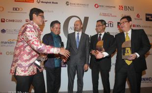 Tiga Bank Nasional Raih Penghargaan Alpha Southeast Asia 2012 