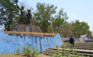 VANDALISME DI PATUNG BEDOL DESA WGM