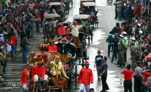 PESERTA KIRAB FACP NAIK KERETA KUDA 