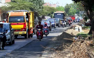 PENUTUPAN GALIAN SANITASI TIDAK RATA