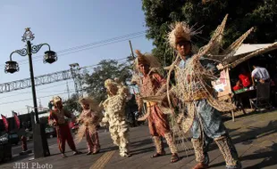 KOSTUM THEATER MUSGUE DANCE