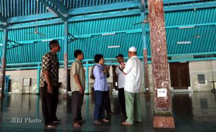 CEK RENOVASI MASJID AGUNG