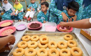 MEMBUAT DONAT