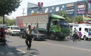 ATUR LALIN  MACET