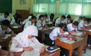 SISWA KESURUPAN: Pembelajaran di SMPN 1 Sragen Kembali Normal