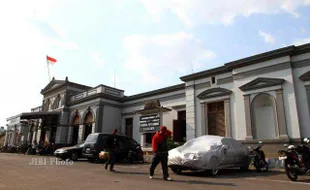 Pedagang Pasar Jebres Tanggapi Dingin Rencana Penataan Kawasan Stasiun Jebres