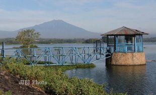 Pasokan Air Terbatas, Petani Berebut