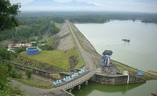 BANJIR SOLO : Awas! 1 Pintu Spilway Waduk Gajah Mungkur Dibuka