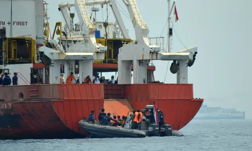 Tim SAR Temukan Bangkai KMP Bahuga Jaya