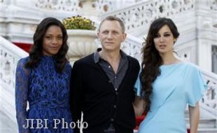 Premier Skyfall James Bond  Bakal Dihadiri Ratu Elizabeth