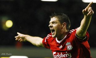 LIGA PREMIER 2013/2014 : Gerrard Butuh Satu Gol Lagi untuk Genapi Koleksi 100 Gol