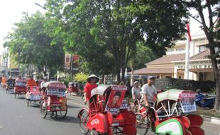  DUKUNG SUNARNA JADI GUBERNUR JATENG