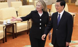 RELASI SINO-AMERIKA : Media China Curigai Kunjungan Hillary Clinton