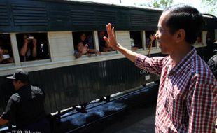 JOKOWI Pilih Main Futsal di Hari Tenang.. 