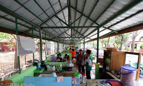 SHELTER PKL TSTJ: Pedagang Tuding Kualitas Bangunan Buruk