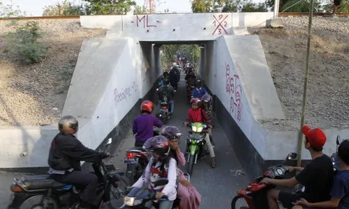 UNDERPASS MAKAMHAJI: Dishubinfokom Siapkan Petugas Pengurai Kemacetan