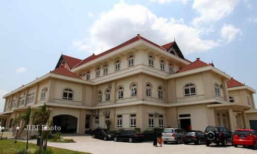 GEDUNG RSUD NGIPANG, KADIPIRO, SOLO