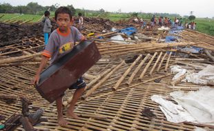 Hujan Es Disertai Angin Rusakkan Rumah Warga Di Boyolali