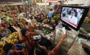 MENYAKSIKAN PELANTIKAN GUBERNUR-WAKIL GUBERNUR DKI JAKARTA