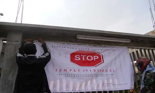 Ormas Islam Segel Rumah Pengikut Yatain