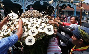 BEREBUT GUNUNGAN ESTRI