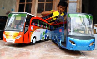 MINIATUR BUS