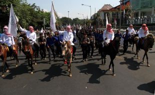 RIBUAN UMAT ISLAM LONGMARCH