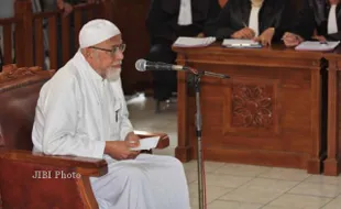 Ustad Ba'asyir Dipindah Ke Nusakambangan