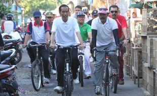 JOKOWI GUBERNUR DKI: Pamitan, Jokowi Keliling Kampung