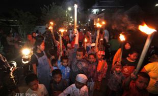   TAKBIR KELILING DI KELURAHAN SEWU