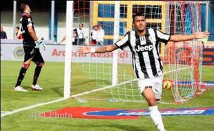 Diwarnai Kontroversi, Vidal Bawa Juve Tundukkan Catania 1-0