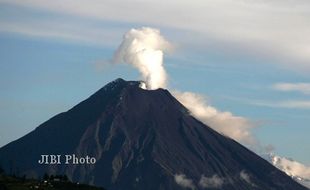 LETUSAN GUNUNG RAUNG : BPBD Bondowoso, Jember, Banyuwangi Masih Siaga