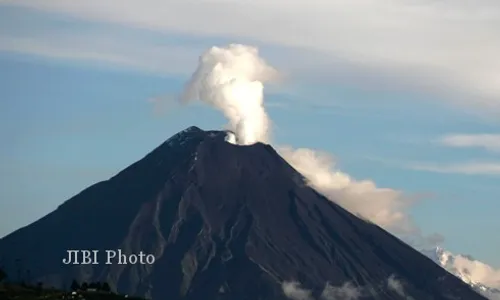 LETUSAN GUNUNG RAUNG : BPBD Bondowoso, Jember, Banyuwangi Masih Siaga