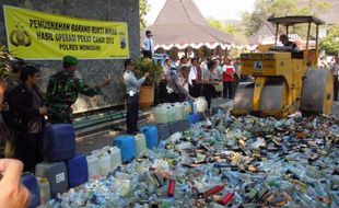 MIRAS KLATEN : Polsek Klaten Kota Sita 35,5 Liter Ciu