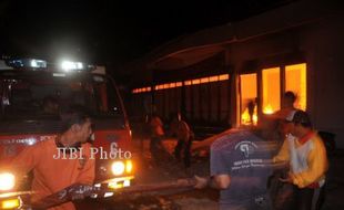 Gudang Hotel Terbakar, Rugi Ratusan Juta Rupiah