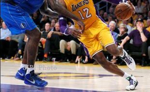 Dallas Rusak Start Lakers