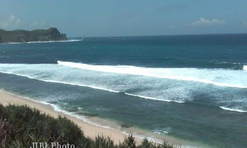 Cari Rumput Laut, Warga Hilang Terseret Ombak