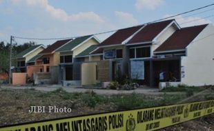   Tim Labfor Olah TKP Rumah Terduga Teroris di Madiun