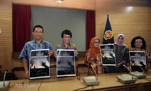 POSTER STOP KEKERASAN PADA ANAK