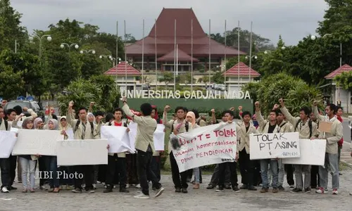 TOLAK PENDIDIKAN MAHAL