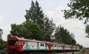 MUDIK LEBARAN 2013 : Penumpang Padat, KA Sriwedari Ekstra Malah Mogok