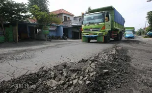 JL LETJEN SOEPRAPRO RUSAK PARAH