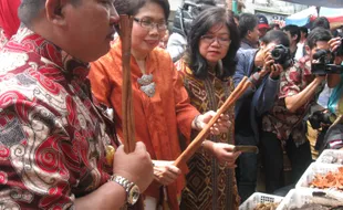 TINJAU BAHAN BAKU JAMU