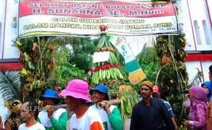 Wah, Ada Spanduk Berbau Kampanye di Kirab Budaya Soropaten