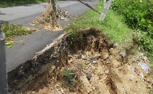 KERUSAKAN JALAN KLATEN : Jalan Nonpermanen di Senden Ambrol, Kerugian Rp50 Juta Rupiah