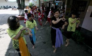 PELAJARAN MENARI TRADISIONAL