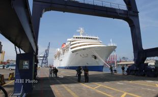 KAPAL FUJI MARU TIBA DI TANJUNG PRIOK