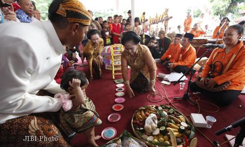 MANGKUNEGARAN ART FESTIVAL : Hari Ini Festival Mitoni dan Tedak Siten di Pura Mangkunegaran